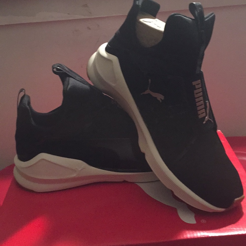 Fierce VR women pumas